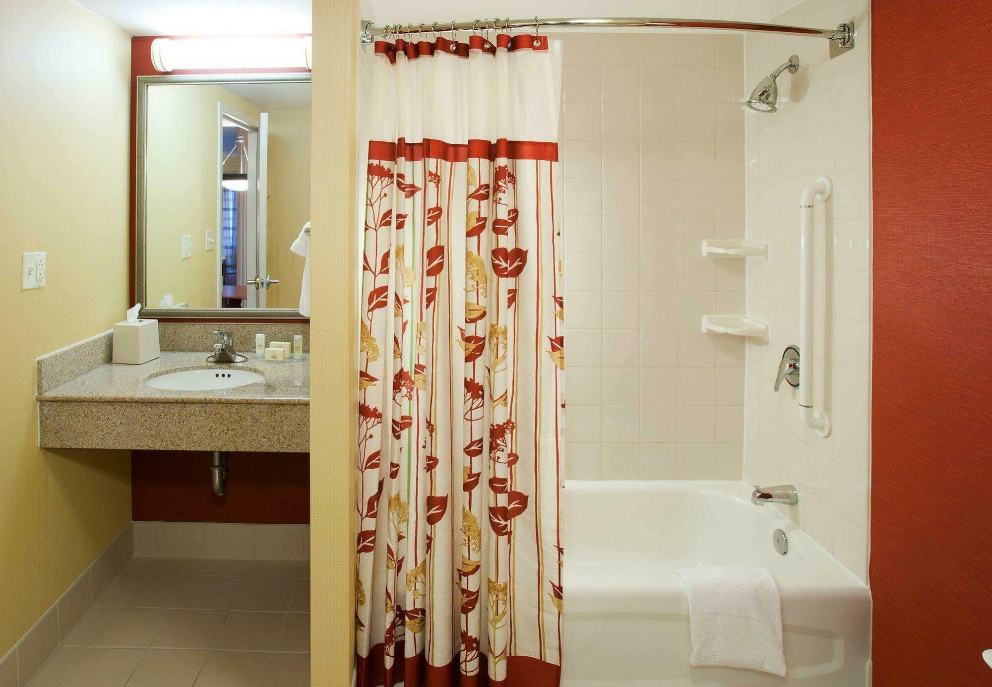 คอร์ตยาร์ด แคโรไลนา บีช โอเชียนฟรอนต์ Hotel แคโลไลนาบีช ภายนอก รูปภาพ